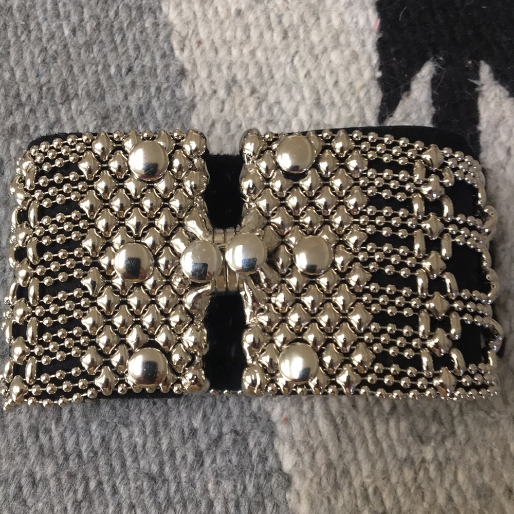 🌼 Silver lattice design bracelet